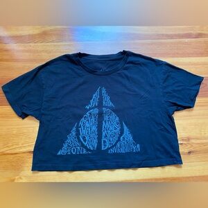 Universal Black Wizarding World Deathly Hallows Cropped Tee Women’s Large